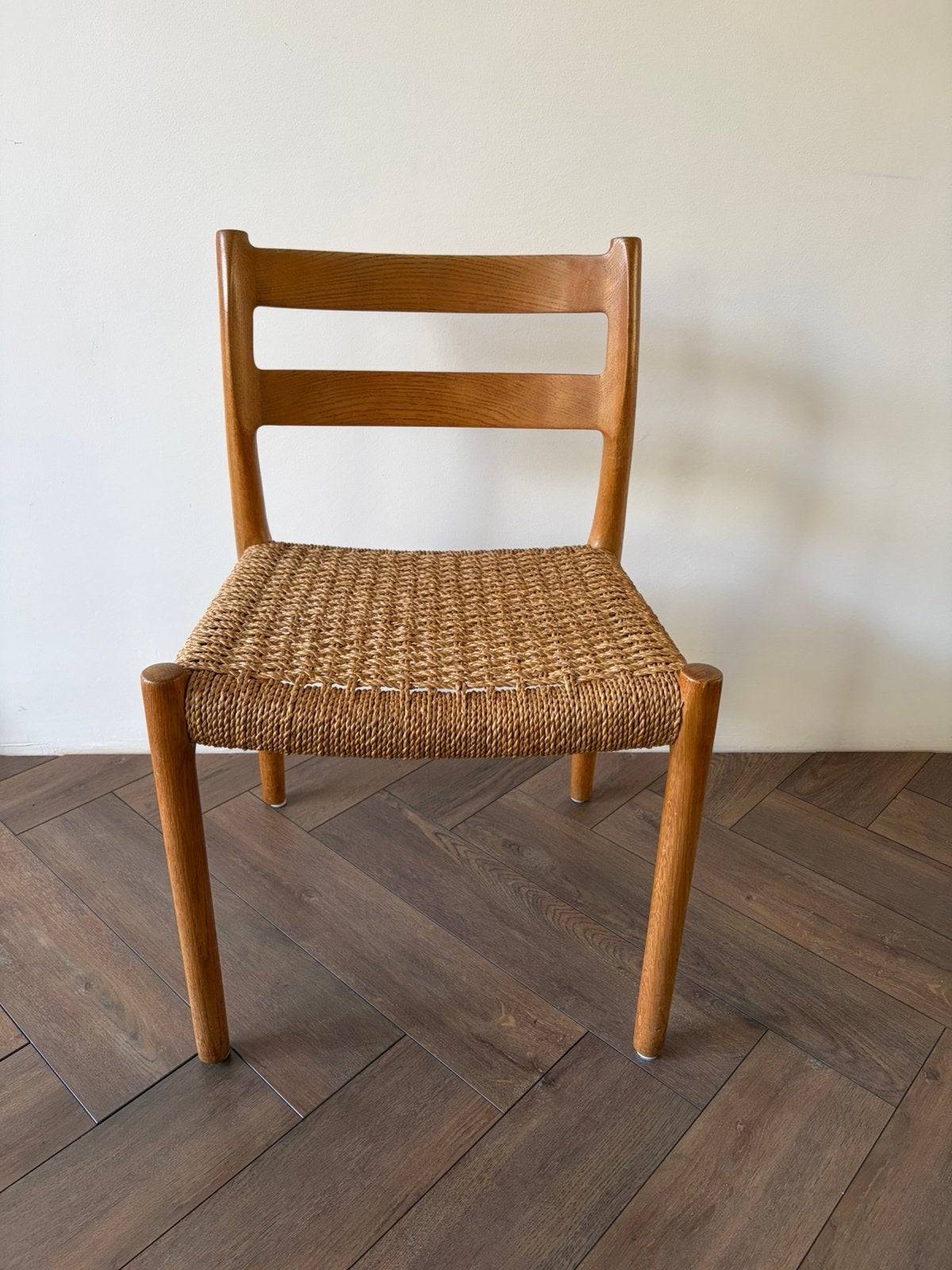 Deens design eetstoelen (4 x) Niels Otto Moller papercord, Huis en Inrichting, Ophalen, Bruin, Hout, Zo goed als nieuw