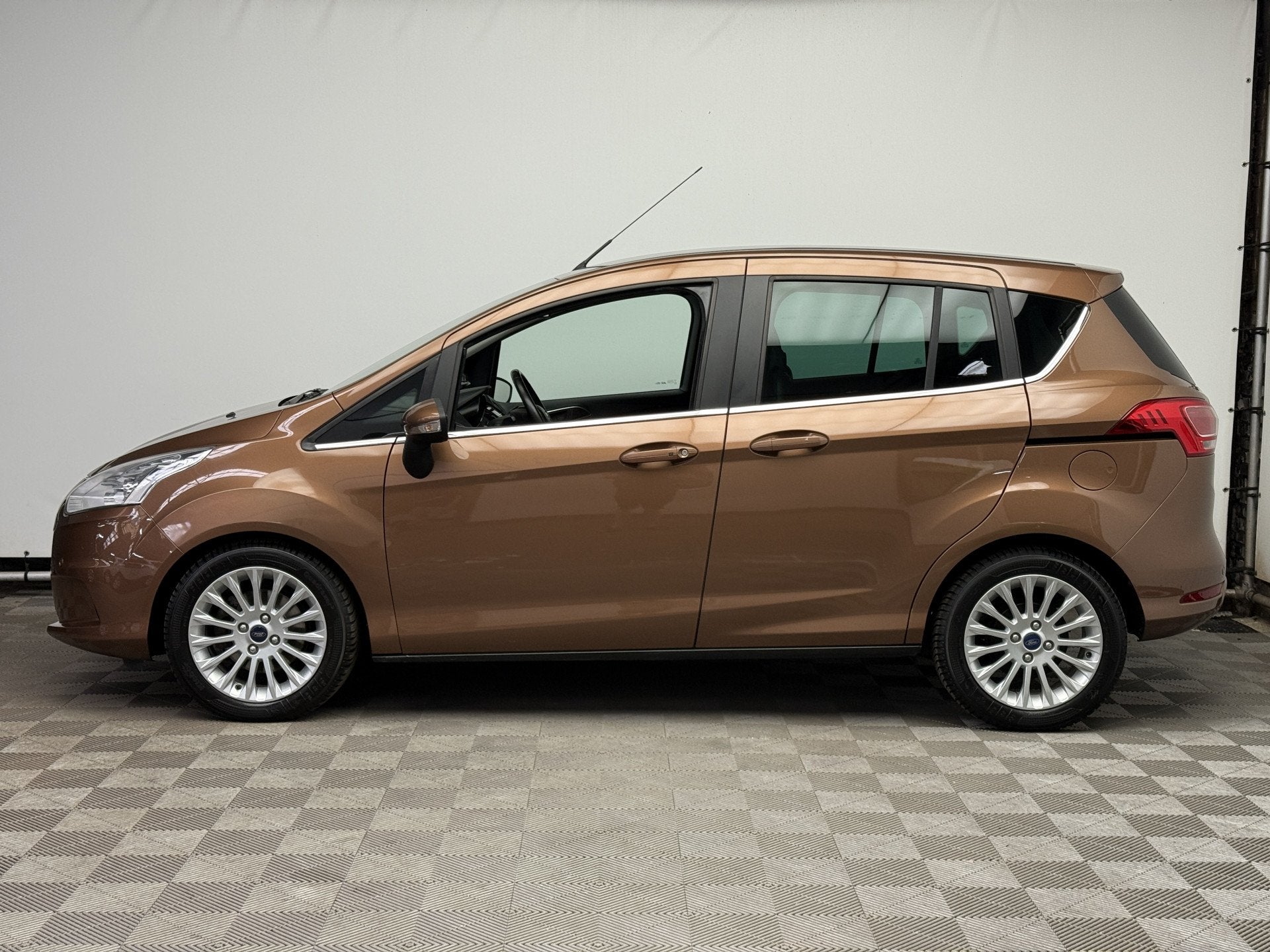 Ford B-MAX 1.0 EcoBoost Titanium ECC Cruise LM16" (bj 2013), Auto's, Voorwielaandrijving, Euro 5, Stof, Gebruikt
