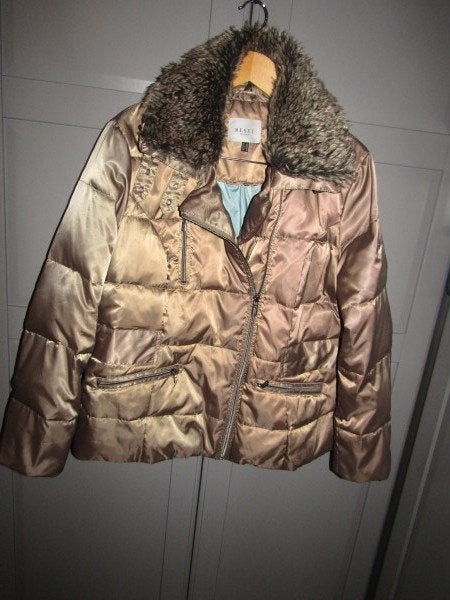 G686 Reset mt 42 jas taupe winter bontkraag dons biker model, Kleding | Dames, Overige kleuren, Verzenden, Maat 42/44 (L), Zo goed als nieuw
