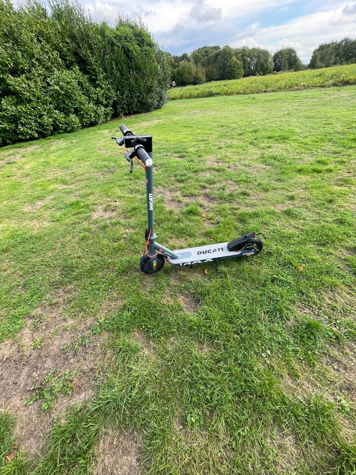 Ducati Pro-I Evo Elektrische Step - Zo goed als nieuw, Fietsen en Brommers, Ophalen, Zo goed als nieuw, Elektrische step (E-scooter)
