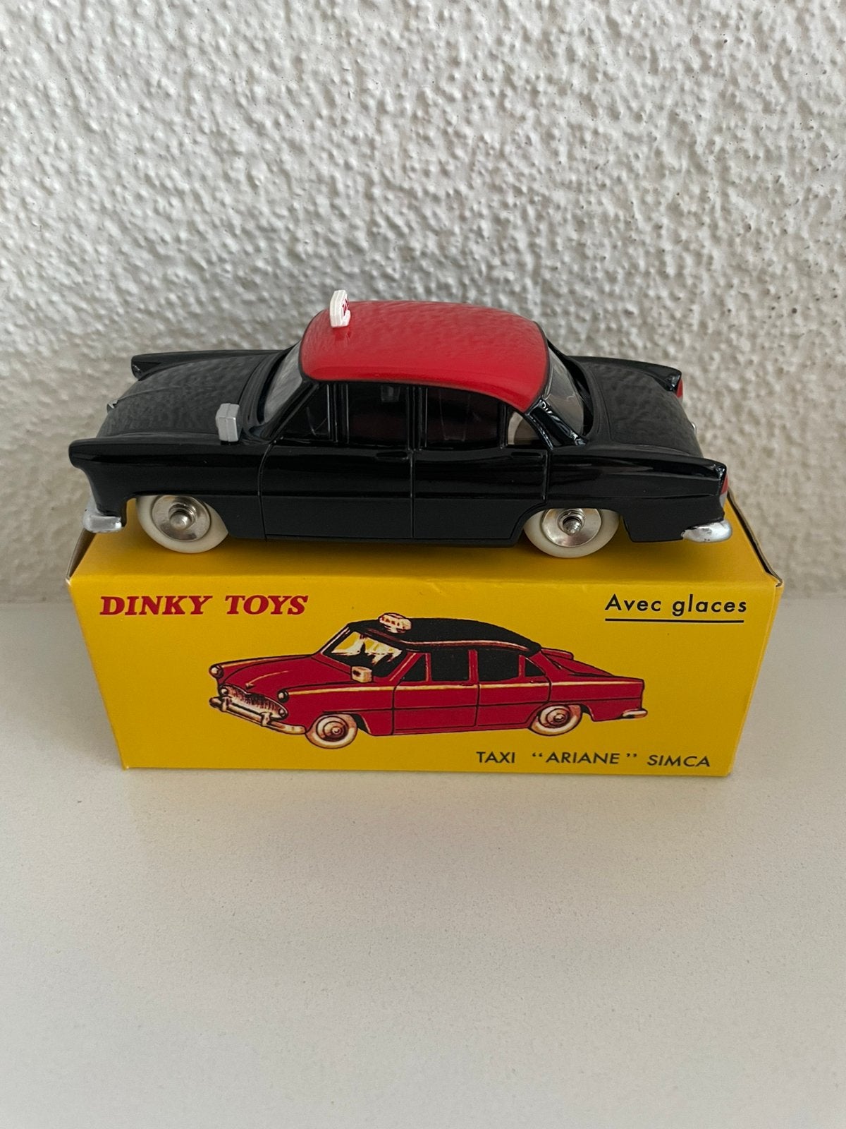 Dinky Toys 1:43 Taxi Simca 542 (Atlas), Ophalen of Verzenden, Nieuw, Auto, Dinky Toys
