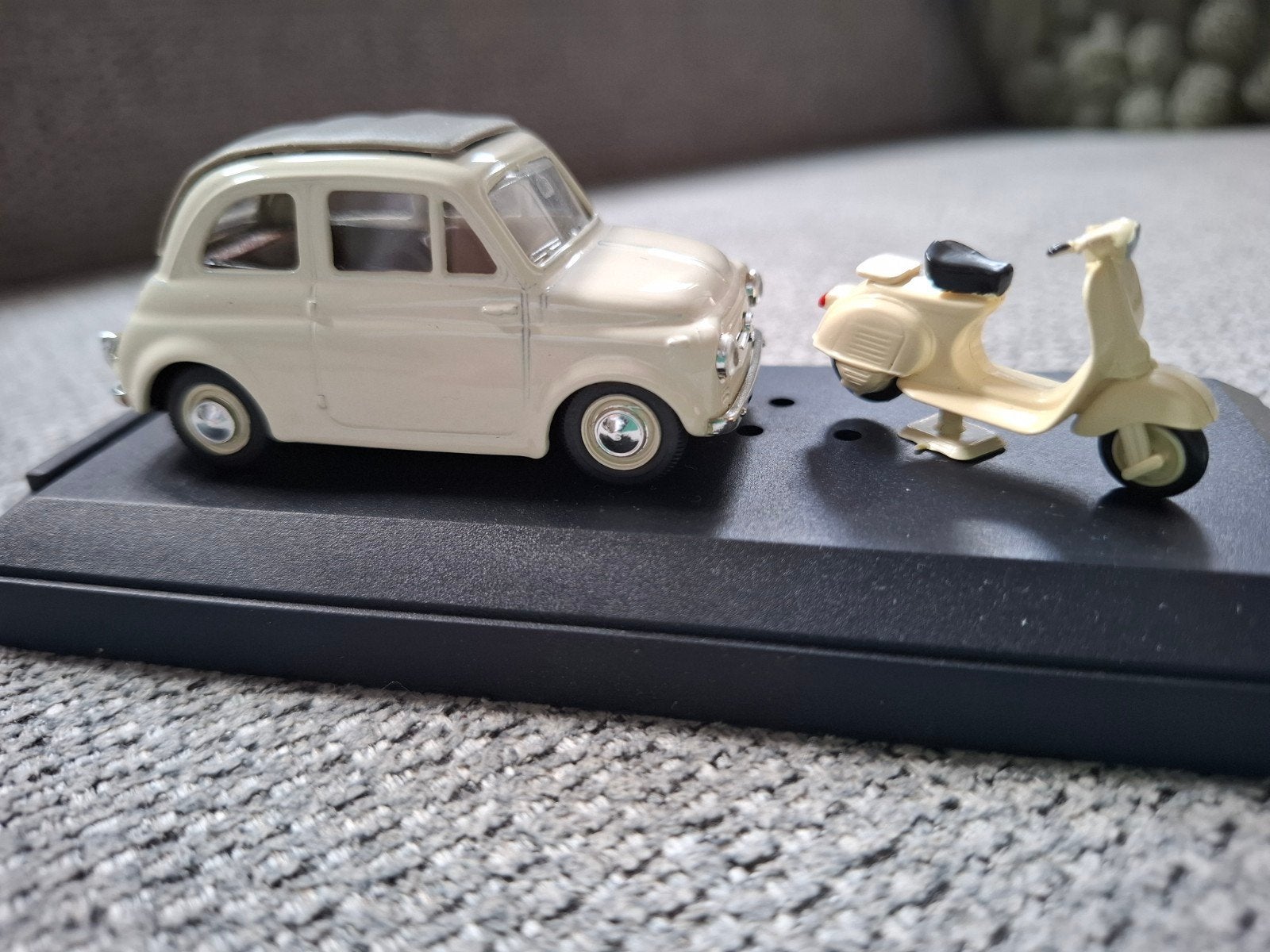 La Vitesse Fiat 500 en Vespa modelauto set, Ophalen of Verzenden, Zo goed als nieuw