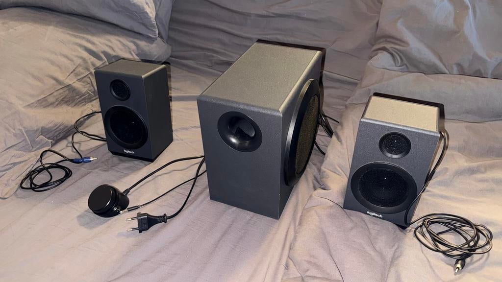 Logitech Z333 Speakersysteem met Subwoofer, Computers en Software, Pc speakers, Ophalen of Verzenden, Zo goed als nieuw