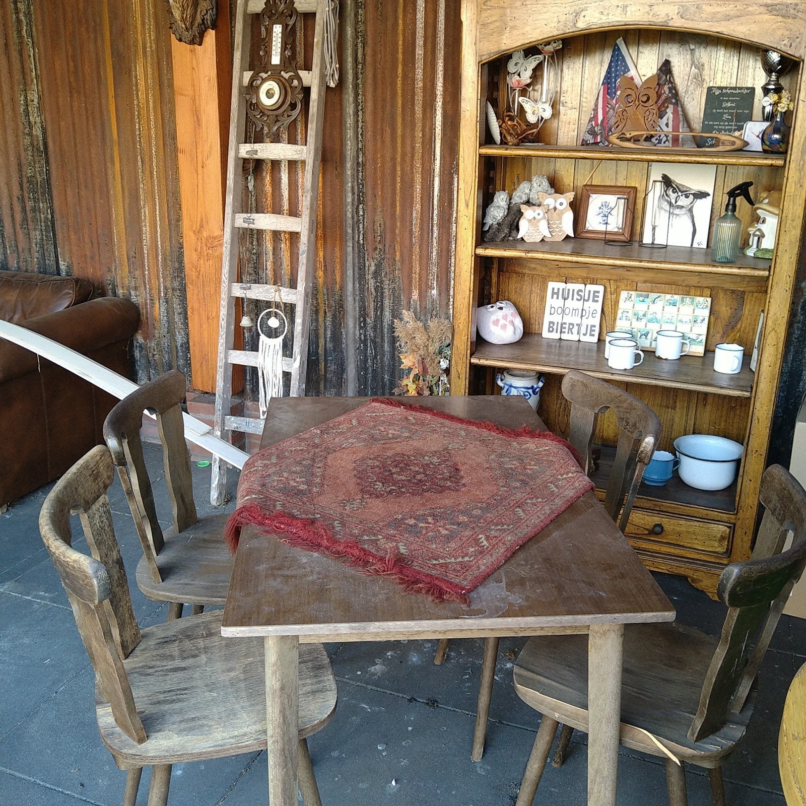 Gratis af te halen: Houten tafel met 4 stoelen (opknapper), Huis en Inrichting, Ophalen