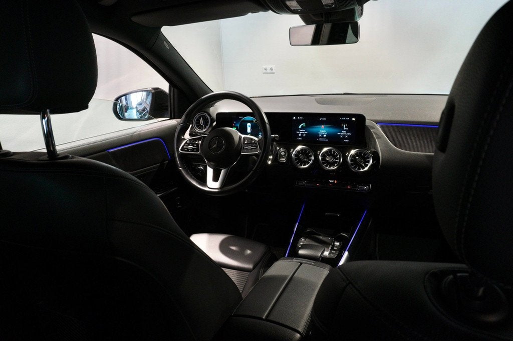 Mercedes-Benz GLA-klasse 250 e AMG Line, Auto's, Mercedes-Benz, 15 kWh, Leder en Stof, Zwart, Bedrijf