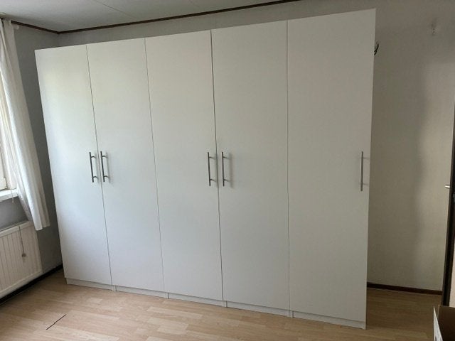 Witte kledingkast met planken en hangruimte, Ophalen, Met deur(en), Gebruikt, 100 tot 150 cm