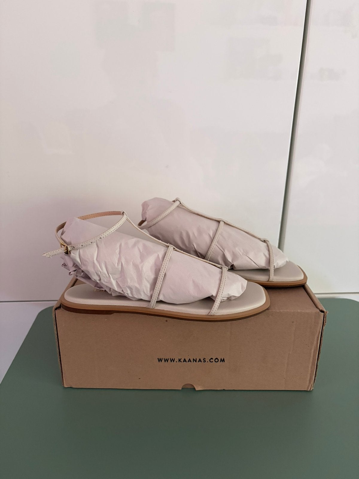 Kaanas Nerea strappy gladiator sandalen NIEUW, Beige, Nieuw, Sandalen of Muiltjes, Ophalen of Verzenden