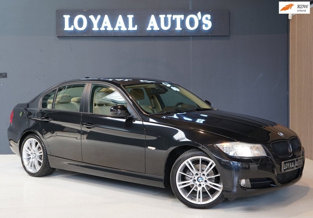 BMW 3-serie 320i Business Line 170 PK | AIRCO | CRUISE|PDC |, Achterwielaandrijving, 4 cilinders, Zwart, Origineel Nederlands