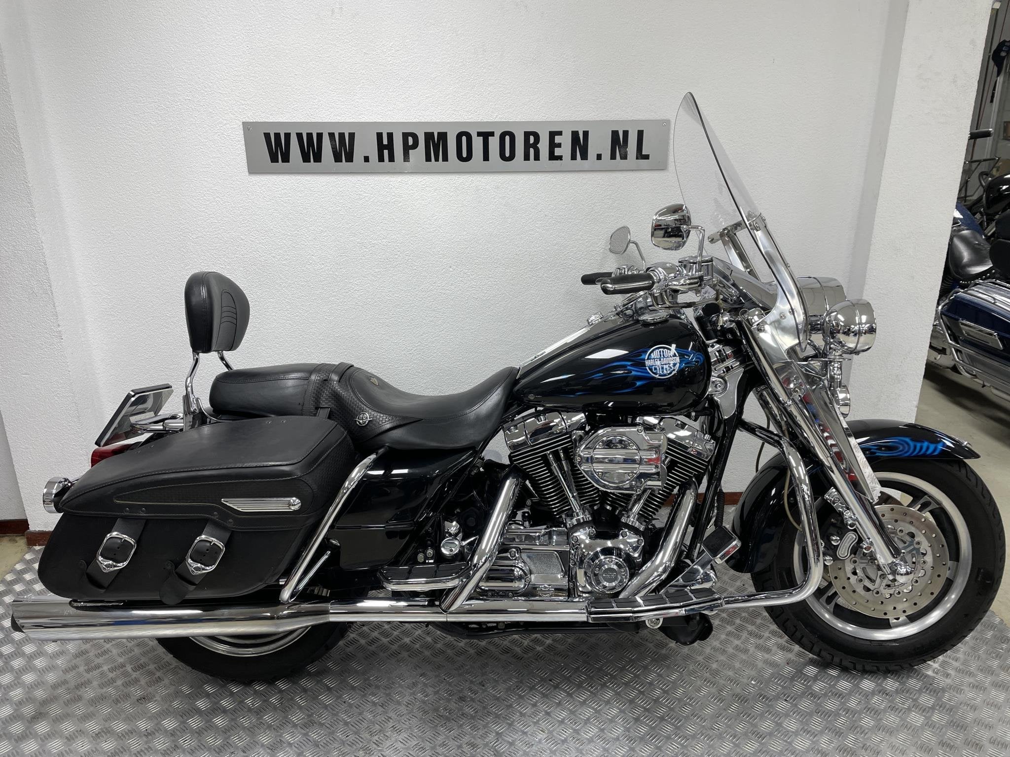 Harley Davidson FLHRC ROAD KING CUSTOM 100 TH.ANNIVERSARY BO, Laan van Vredenoord 33
2289 DA  Rijswijk, NL, H-DCUSTOMERSERVICE@Harley-Davidson.com