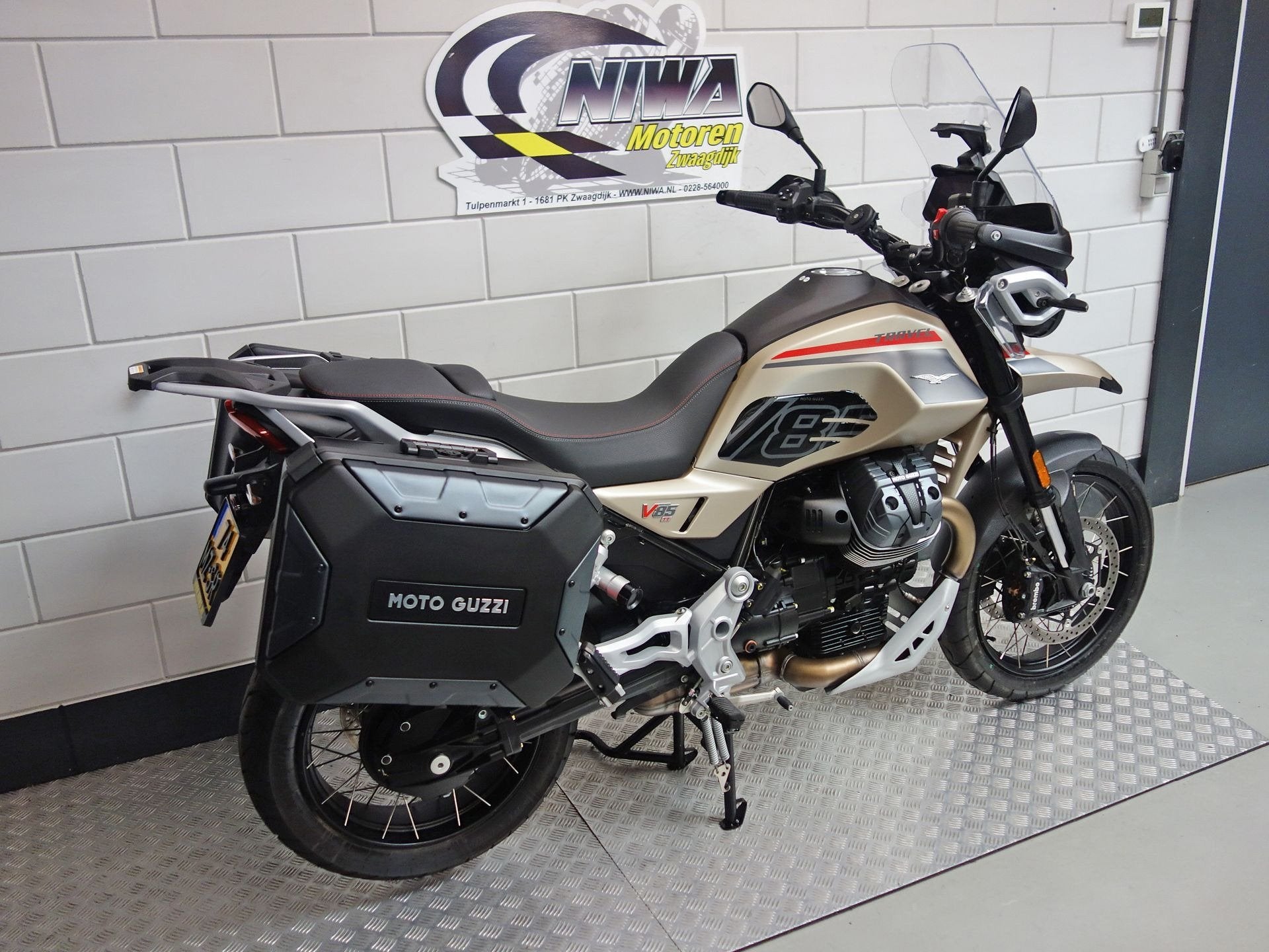 Moto Guzzi V85 TT Travel, Motoren, Meer dan 35 kW, Overig, Handvatverwarming, Gebruikt