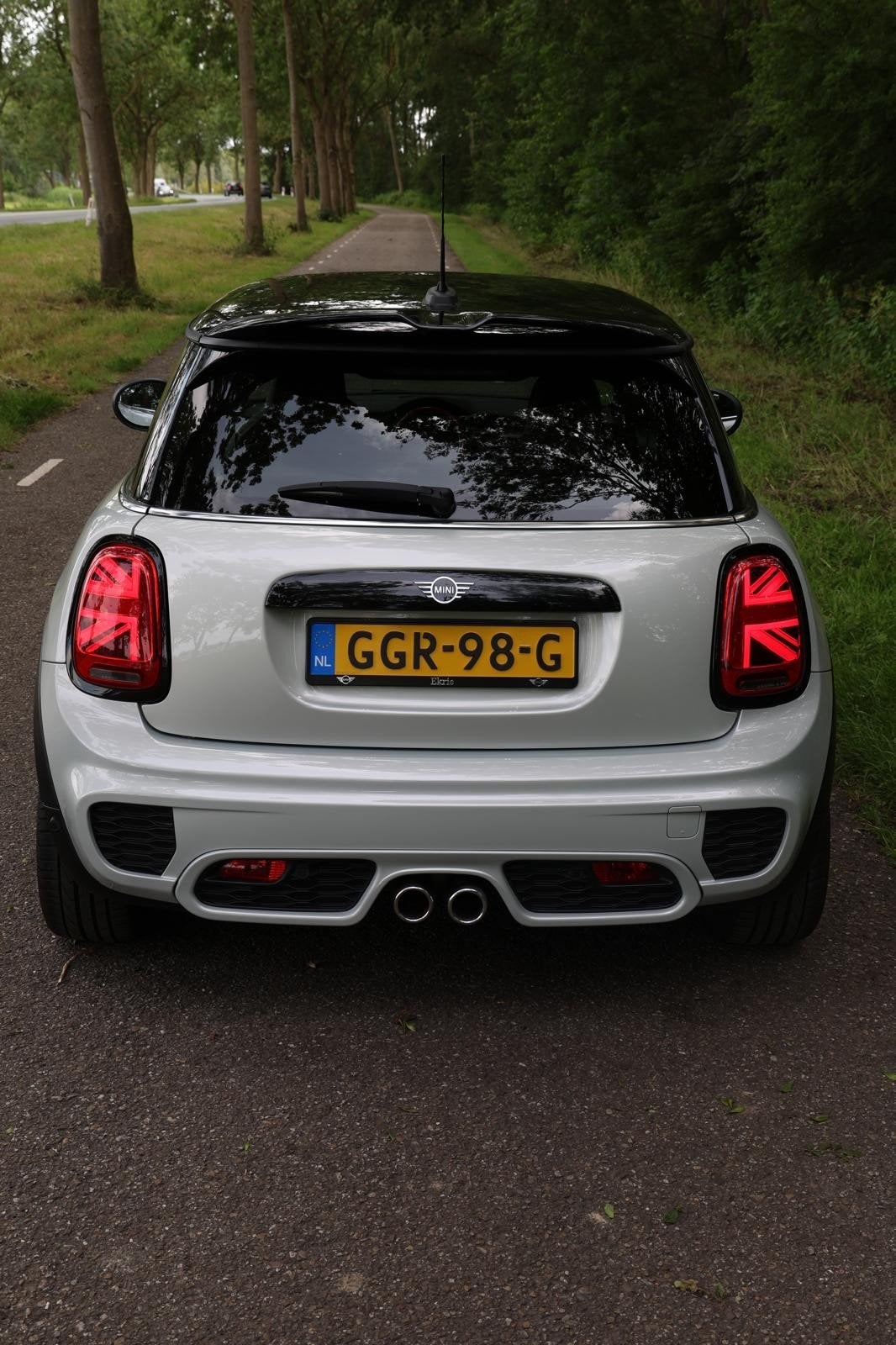 Mini Cooper S 2.0  JCW pakket (kuipstoelen), Automaat, 1998 cc, 1195 kg, Zwart