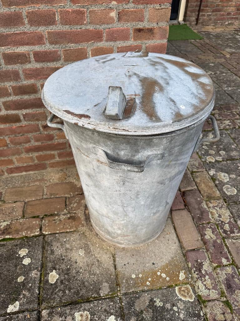 (grote) Oude zinken vuilnisemmer, Ophalen