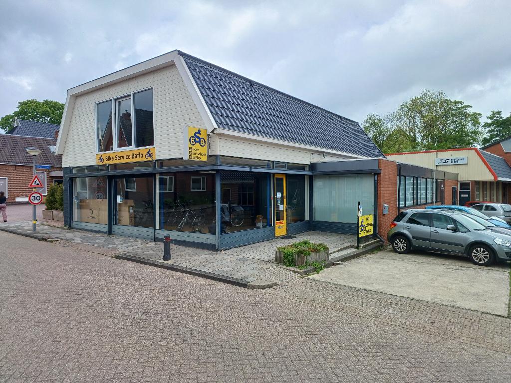 Winkel met woonmogelijkheden, 200 tot 500 m², 2 kamers, Verkoop zonder makelaar, Groningen