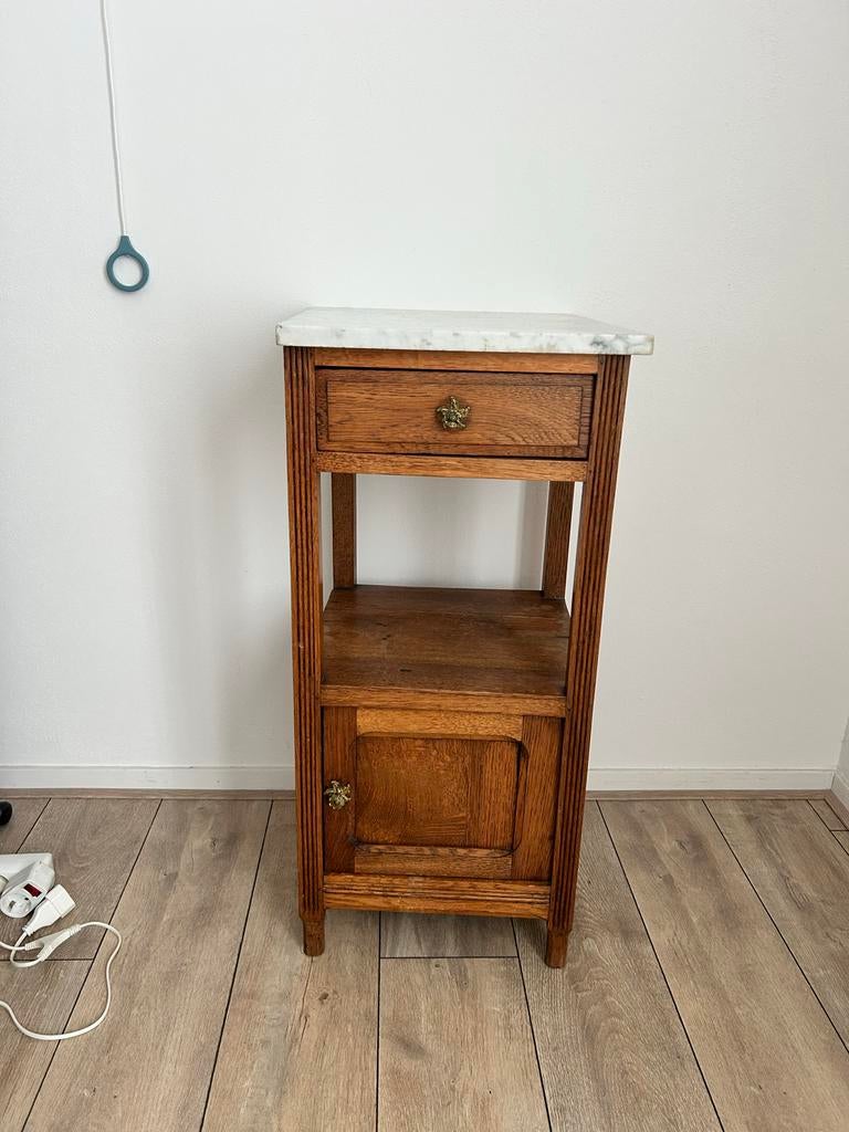 Antiek nachtkastje met marmeren blad en lade, Ophalen