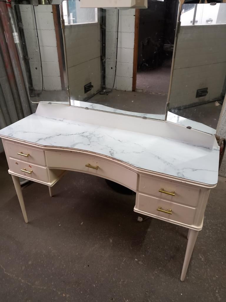Vintage Kaptafel met Marmerlook Blad en Drie Spiegels, Huis en Inrichting, Tafels | Kaptafels, Ophalen, Gebruikt, 100 tot 150 cm