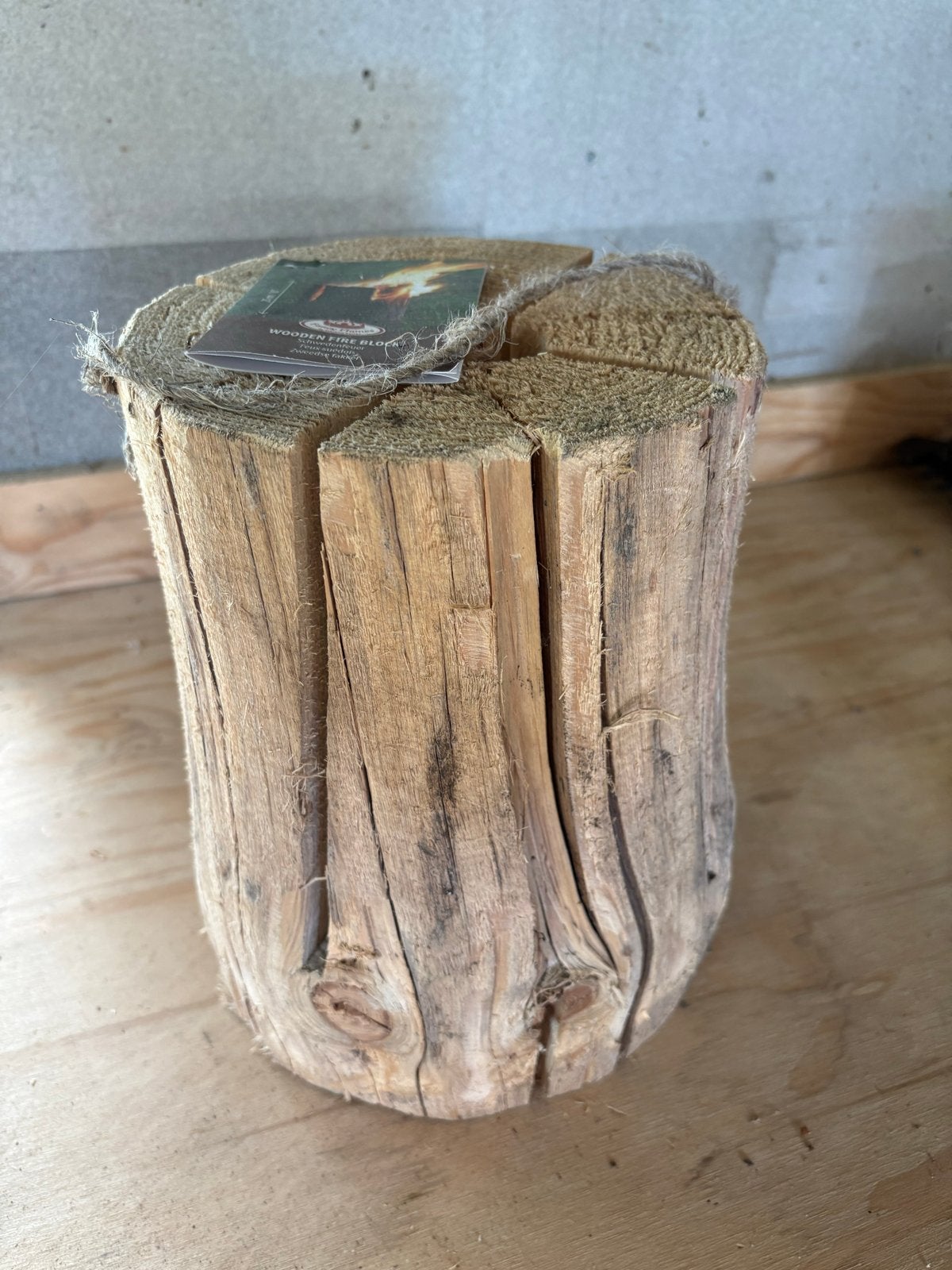 Houten Zweedse fakkel - 25 cm vuurblok boomstam, Tuin en Terras, Haardhout, Minder dan 3 m³, Ophalen of Verzenden, Overige houtsoorten