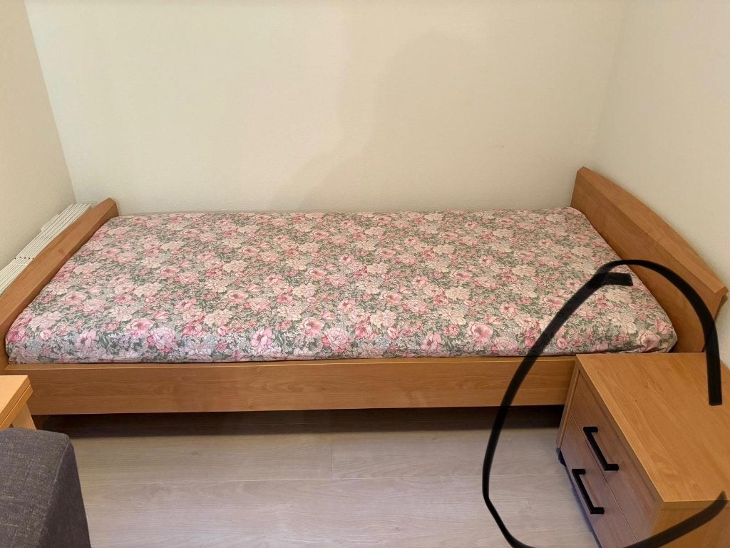 Bed + kastje, Ophalen, 90 cm, Eenpersoons, Beige