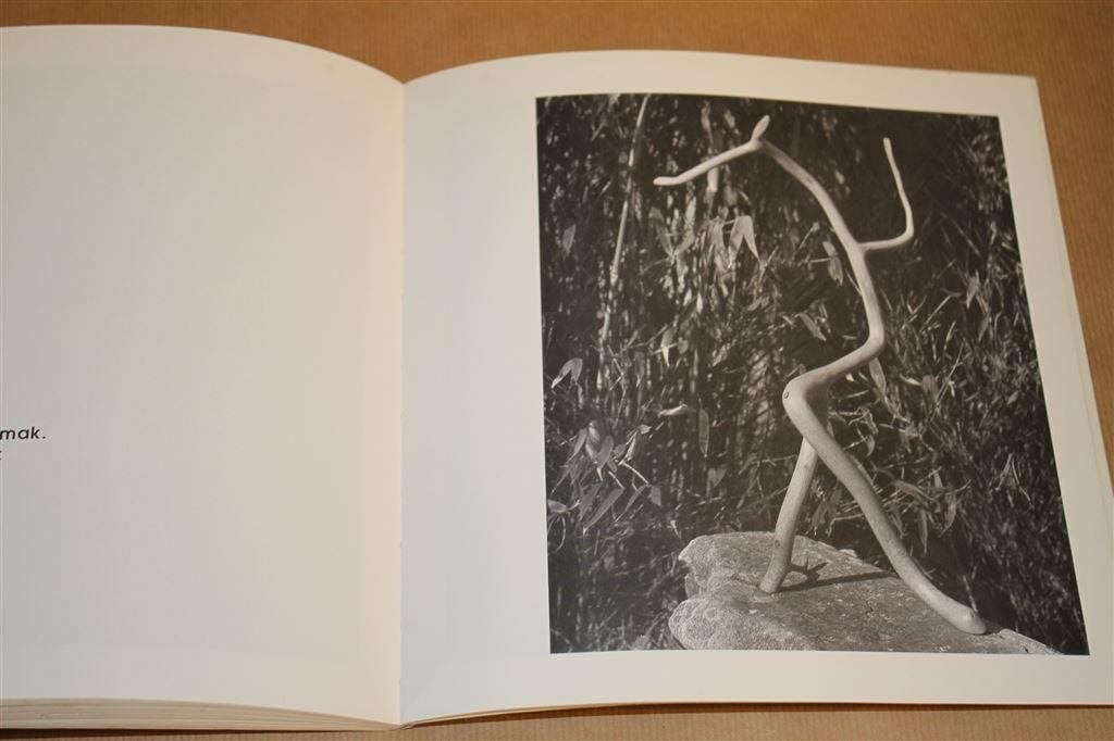 Houtvormen vertellen. Michel Thissen., Boeken, Ophalen of Verzenden, Gelezen