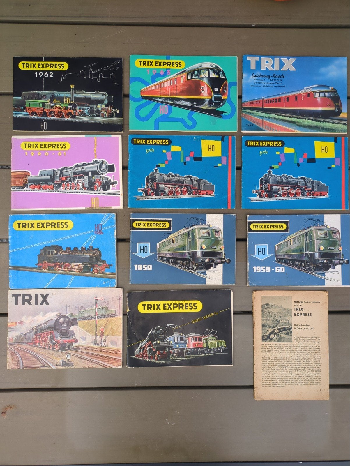 12x Trix Express catalogi jaren '50 en '60, Gebruikt, Gelijkstroom, Trix, Boek, Tijdschrift of Catalogus