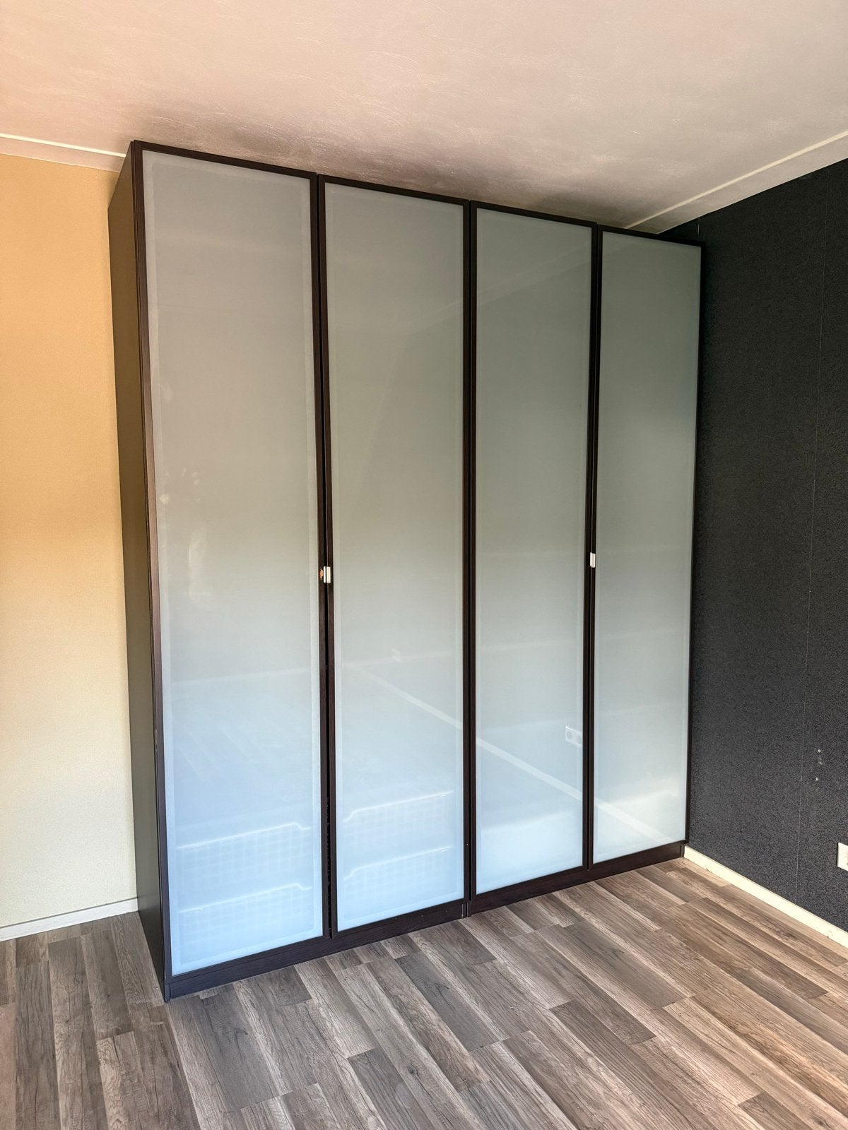 2x IKEA Pax Kast Donkerbruin Zwart met Deuren en Inhoud, Ophalen, Gebruikt, Eikenhout, 200 cm of meer