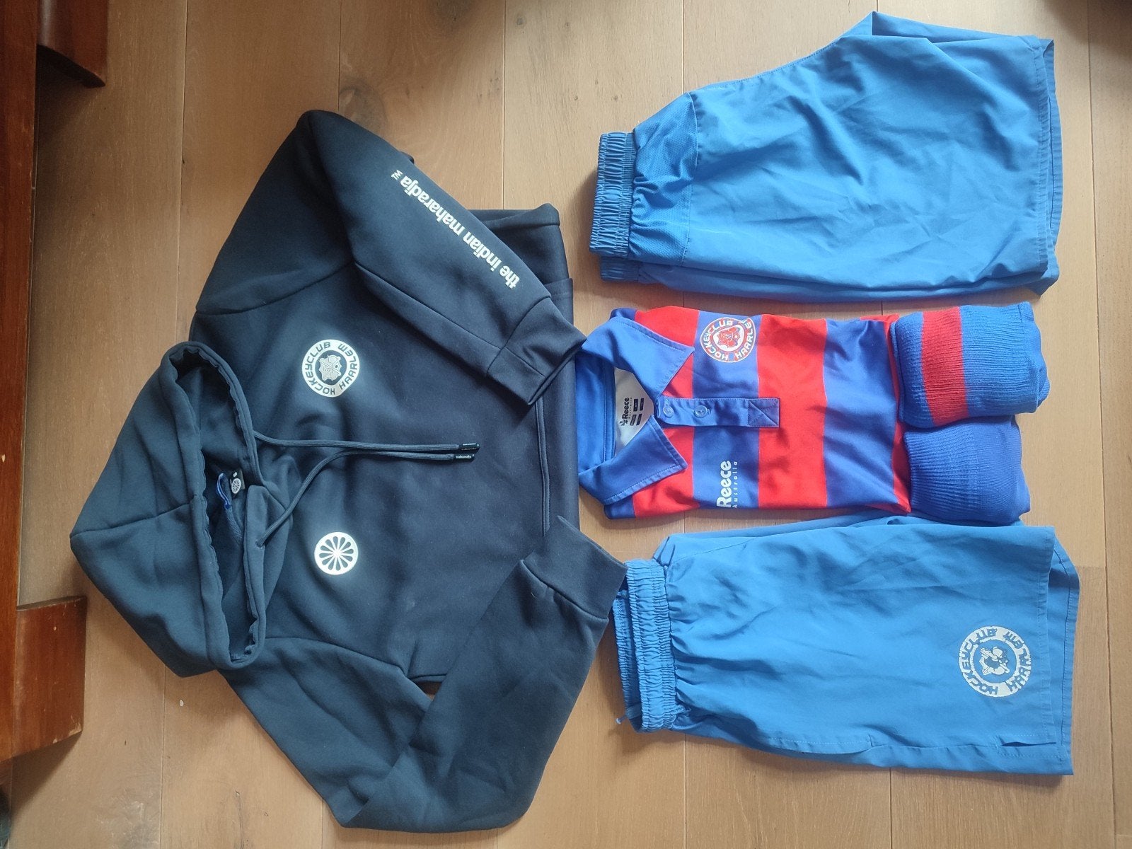 HC Haarlem set: shirt, broekjes, hoodie, sokken, scheenbes, Ophalen, Zo goed als nieuw, Kleding