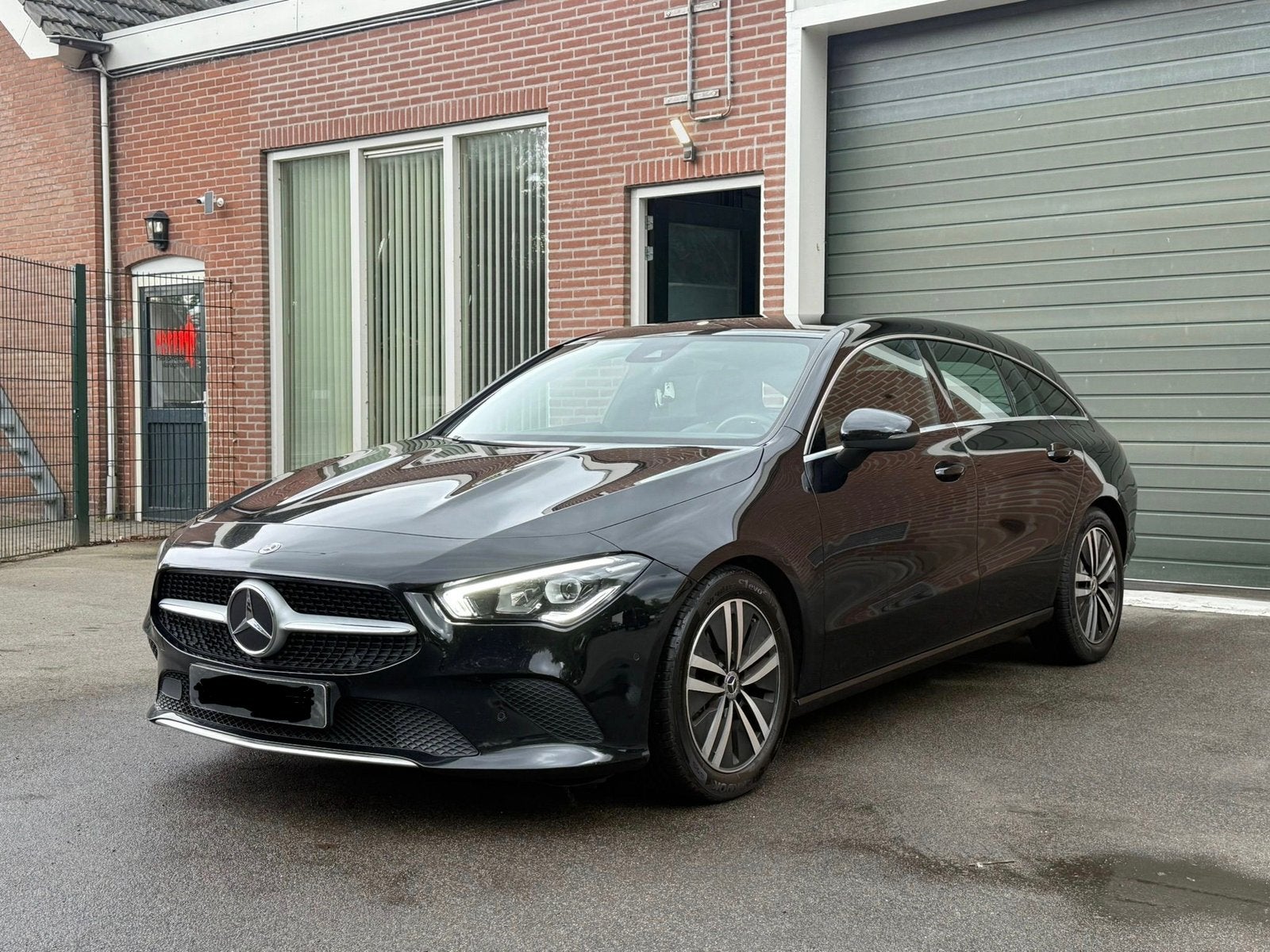Mercedes-Benz CLA 180  Shooting Brake Business Solution., Auto's, 136 pk, 4 cilinders, Leder en Stof, Zwart