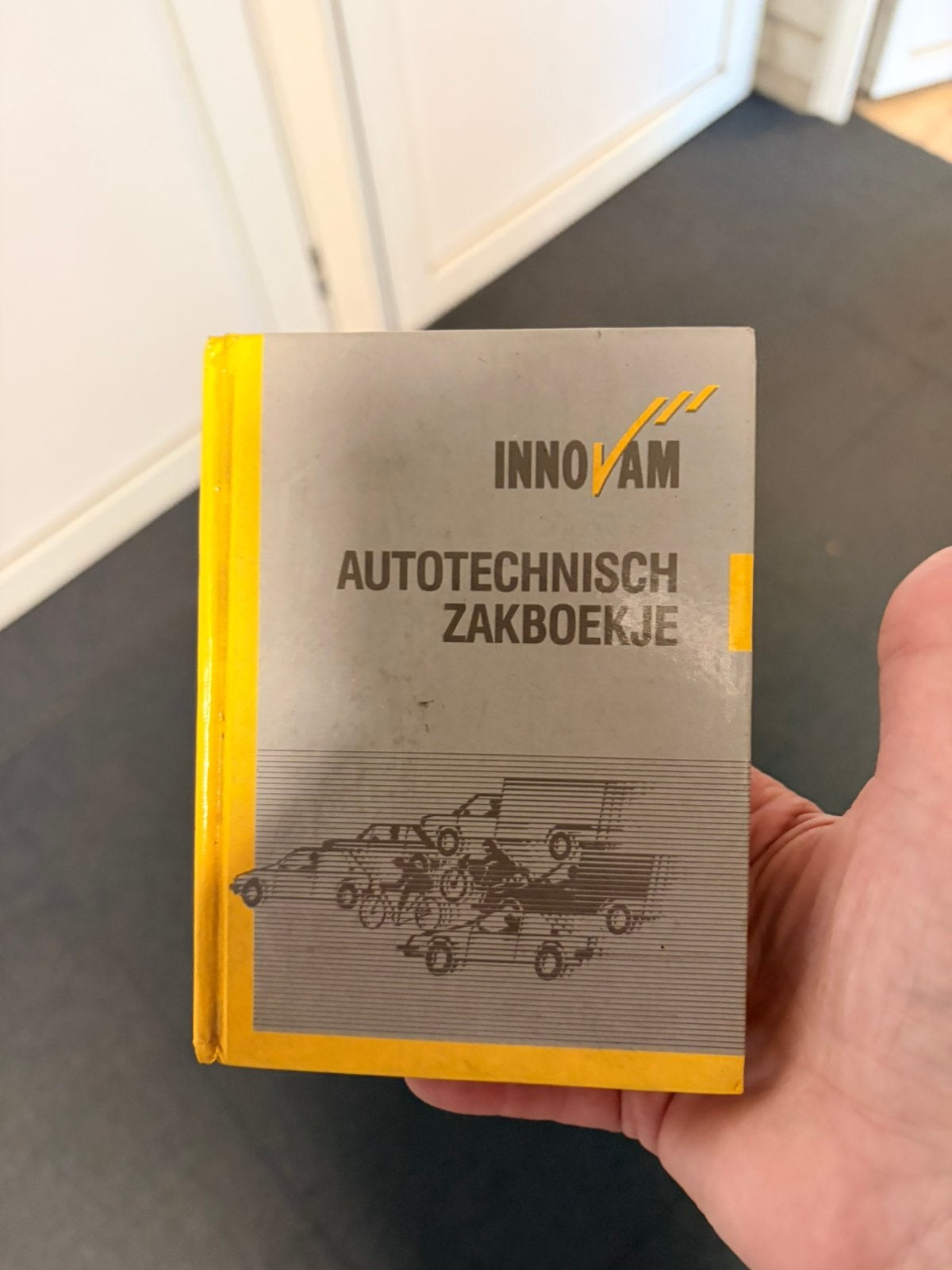Innovam autotechnisch zakboekje, Ophalen of Verzenden, Zo goed als nieuw