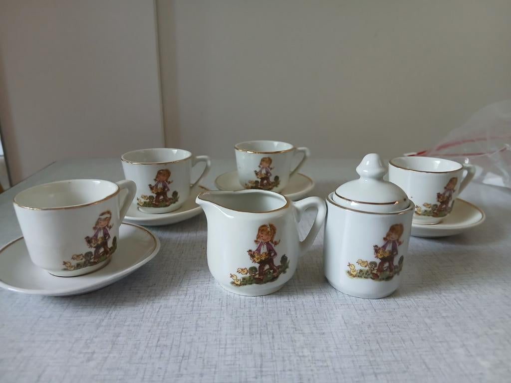 Vintage kinder serviesje met schattige afbeeldingen, Ophalen of Verzenden, Gebruikt