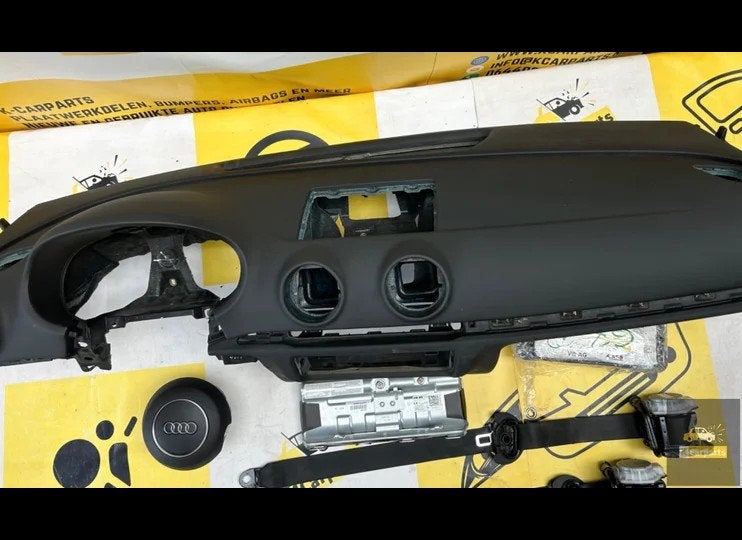 Audi A3 8V Compleet Dashboard set 2013-2018 origineel, Auto-onderdelen, Gebruikt, AUDI AG, Auto-Union-Strasse 1
85045  Ingolstadt, DE