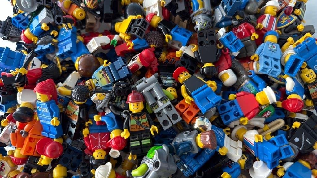 Ruim 200 ongesorteerde LEGO minifiguren - Diverse thema's, Ophalen of Verzenden, Gebruikt