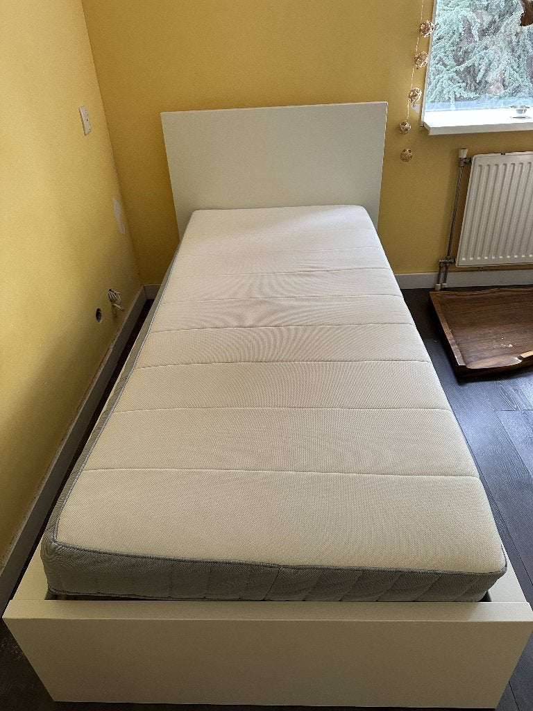 Ikea Malm Bed Eenpersoons, Huis en Inrichting, Slaapkamer | Bedden, Ophalen, 90 cm, Eenpersoons, Wit
