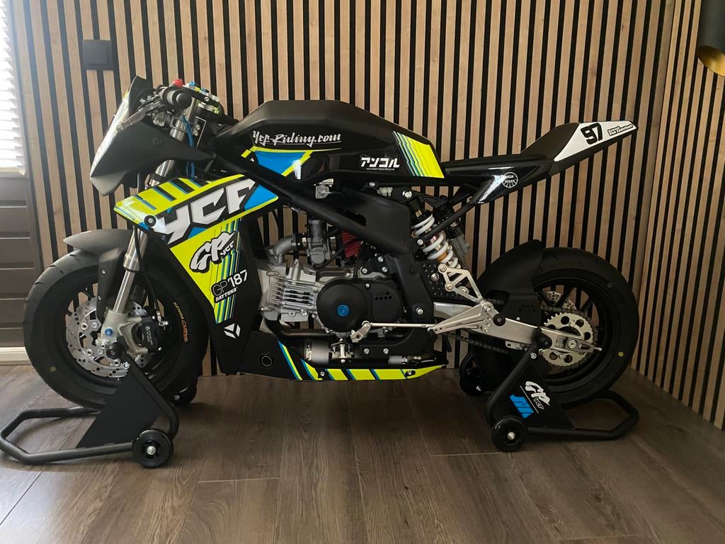 Z.G.A.N. YCF MINI GP 187 stock, veel extra’s!!!, Fietsen en Brommers, Ophalen, Zo goed als nieuw