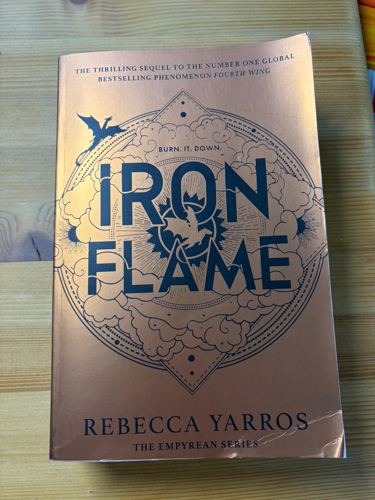 Iron Flame - Rebecca Yaros, Ophalen of Verzenden, Gelezen