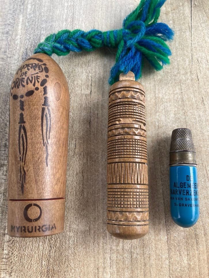 Parfum houder Myrurgia Maderas d'Oriente Naalden Garen PPSTK, Antiek en Kunst, Ophalen