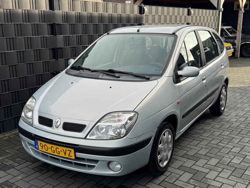 Renault Scénic 1.6-16V RXE| AIRCO| TREKHAAK| APK| NAP| NETT, Auto's, Oldtimers, Renault, Handgeschakeld, 108 pk, MPV