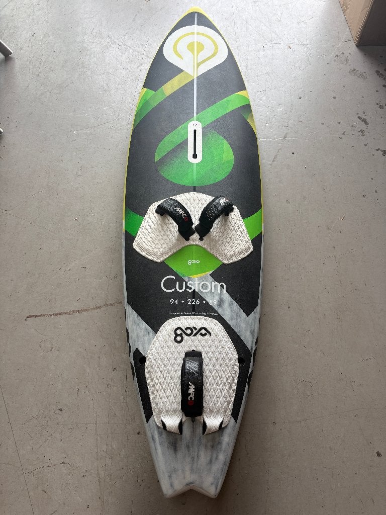 Goya Custom Pro Quad 94 windsurfboard (2019), Watersport en Boten, Windsurfen, Gebruikt, Minder dan 250 cm, Plank, Ophalen