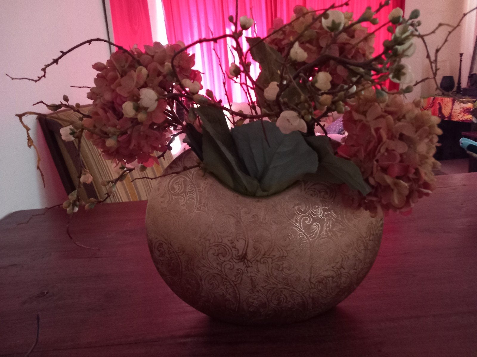 mooie vaas met boeket hortensia.s, Huis en Inrichting, Woonaccessoires | Kunstplanten en Kunstbloemen, Ophalen, Zo goed als nieuw