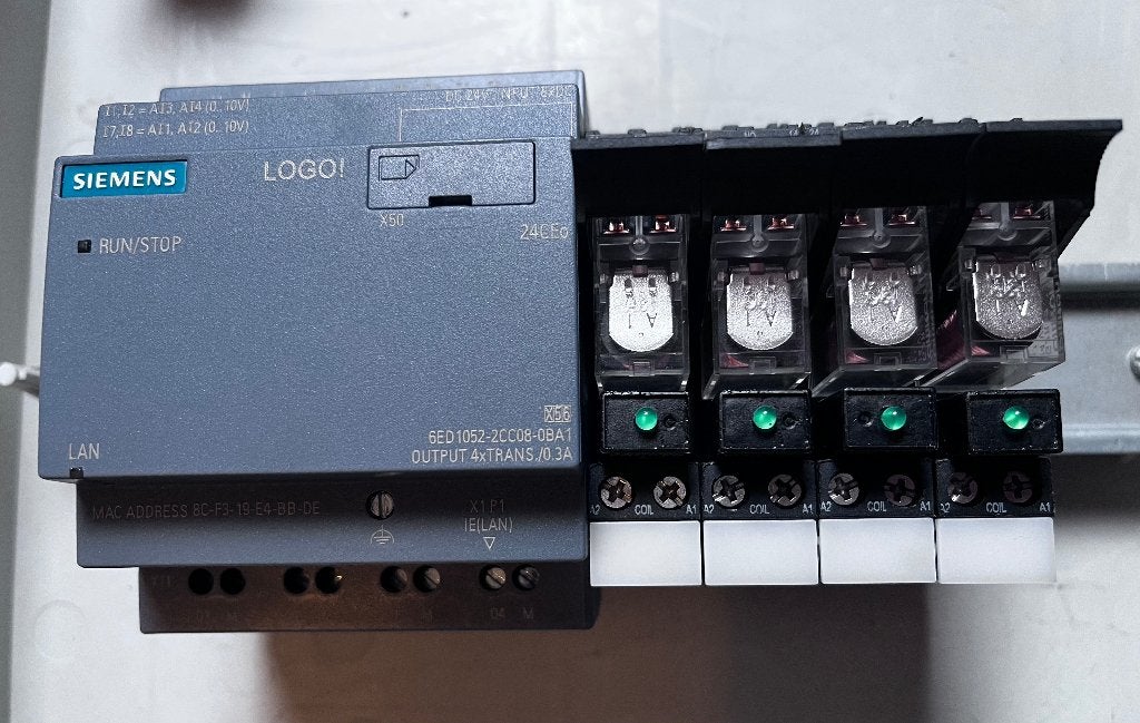 Siemens Logo 8.3 basismodule 24CEo + relaistjes, Hobby en Vrije tijd, Elektronica-componenten, Nieuw, Ophalen of Verzenden