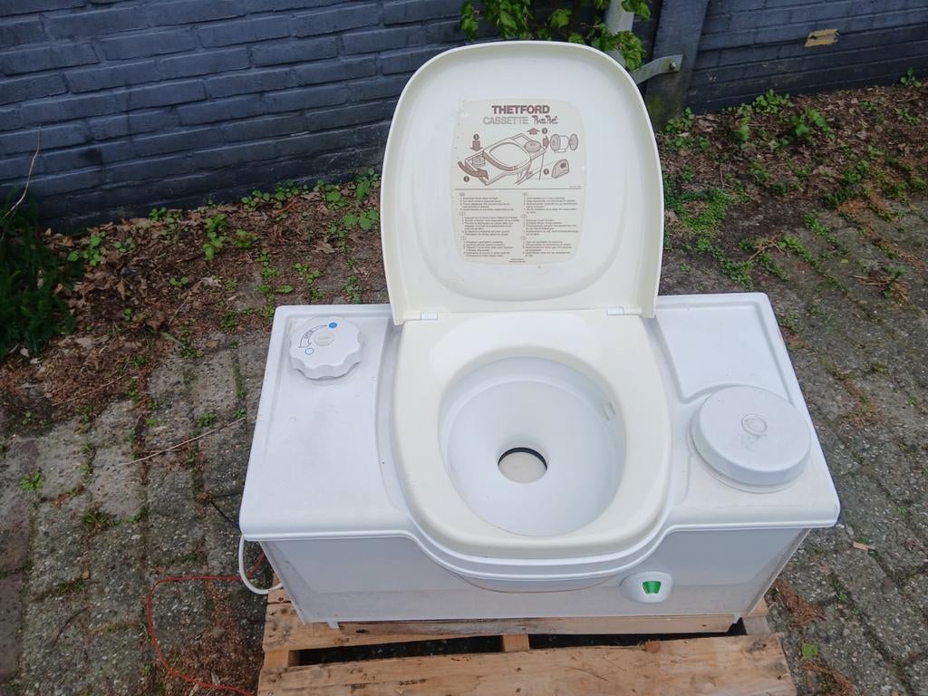 Thetford cassettetoilet, Ophalen, Gebruikt