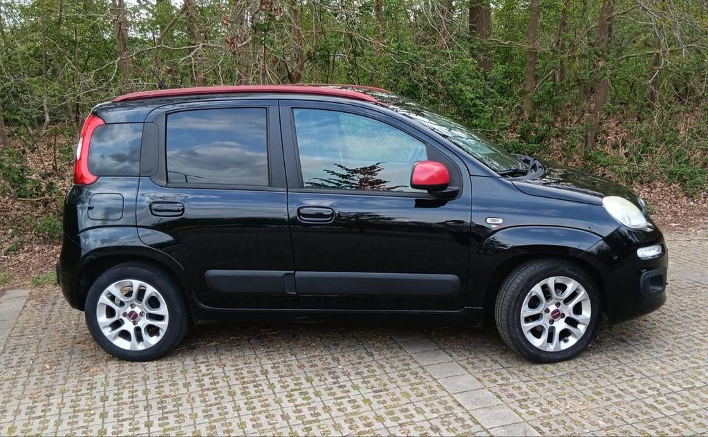 Fiat Panda 0.9 Twinair full optiona 48KW 2013 Zwart, Auto's, Fiat, Particulier, Panda, ABS, Airbags, Airconditioning, Bluetooth
