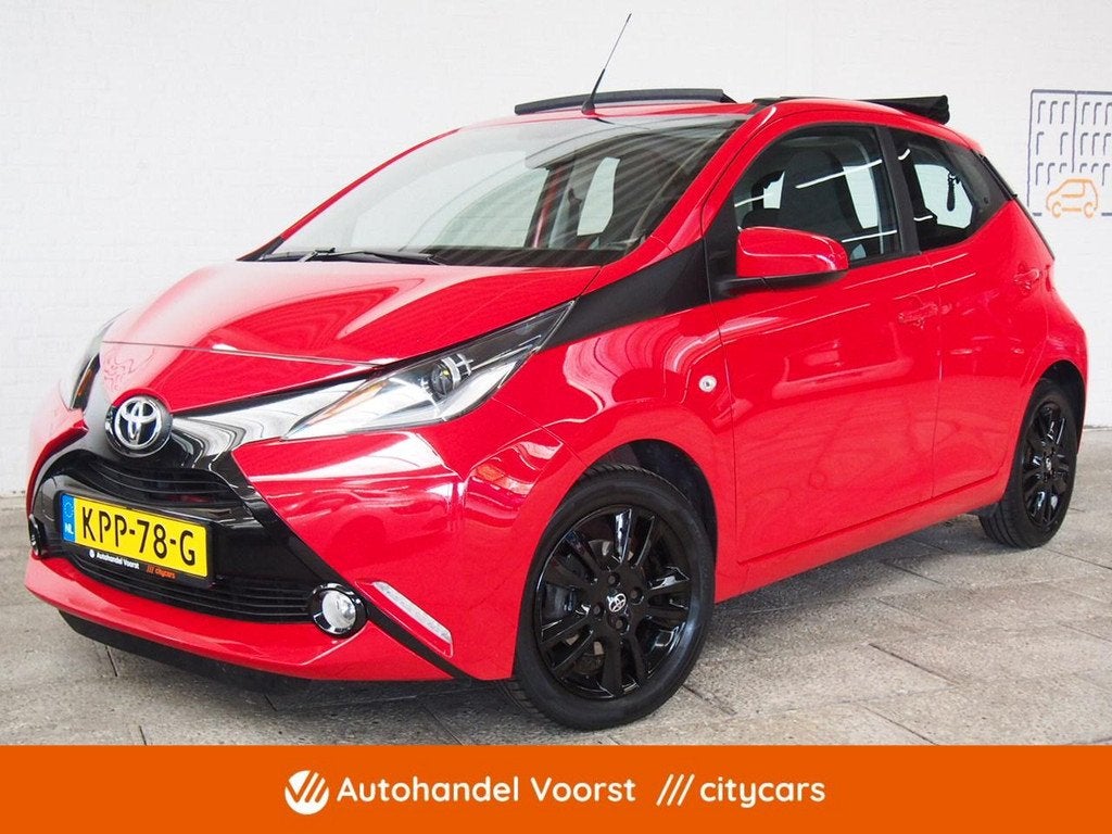 Toyota Aygo 1.0 VVT-i x-wave Camera, Pano (APK:Nieuw) Incl.G, Voorwielaandrijving, Stof, Gebruikt, Met garantie (alle)