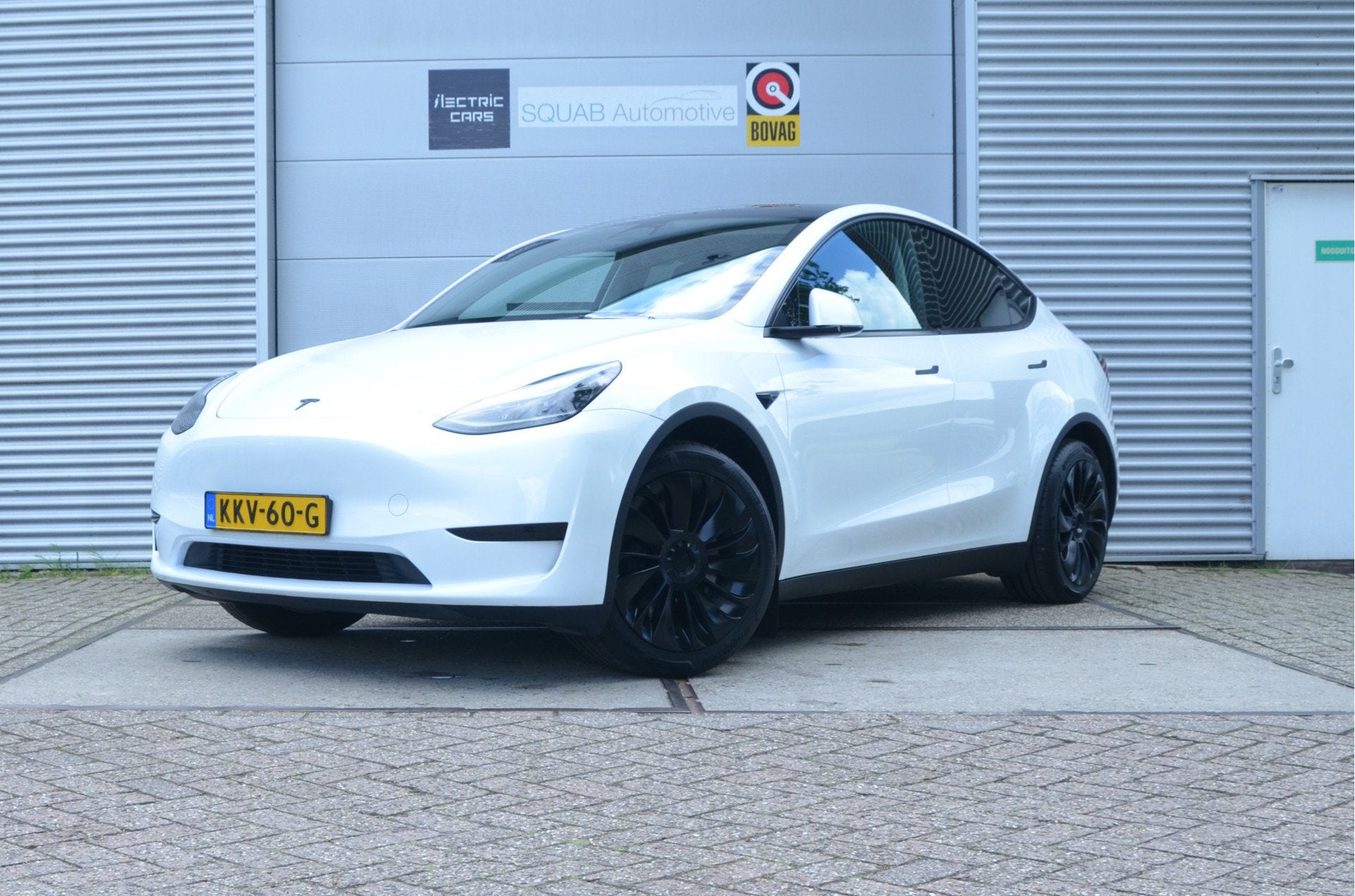 Tesla Model Y RWD 58 kWh LFP accu Autopilot3.0 Ryzen, Automaat, 12 maanden, Achterwielaandrijving, Gebruikt