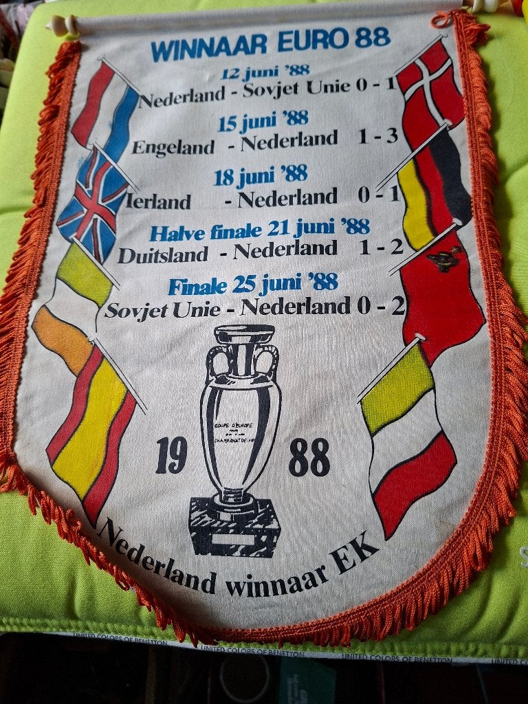 Vaan Nederland  winnaar europacup 1988, Ophalen of Verzenden, Zo goed als nieuw, Overige binnenlandse clubs, Vaantje of Sjaal