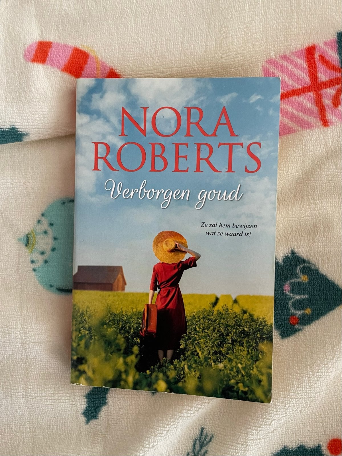 Nora Roberts - Verborgen goud (Paperback), Ophalen of Verzenden, Zo goed als nieuw, Nederland