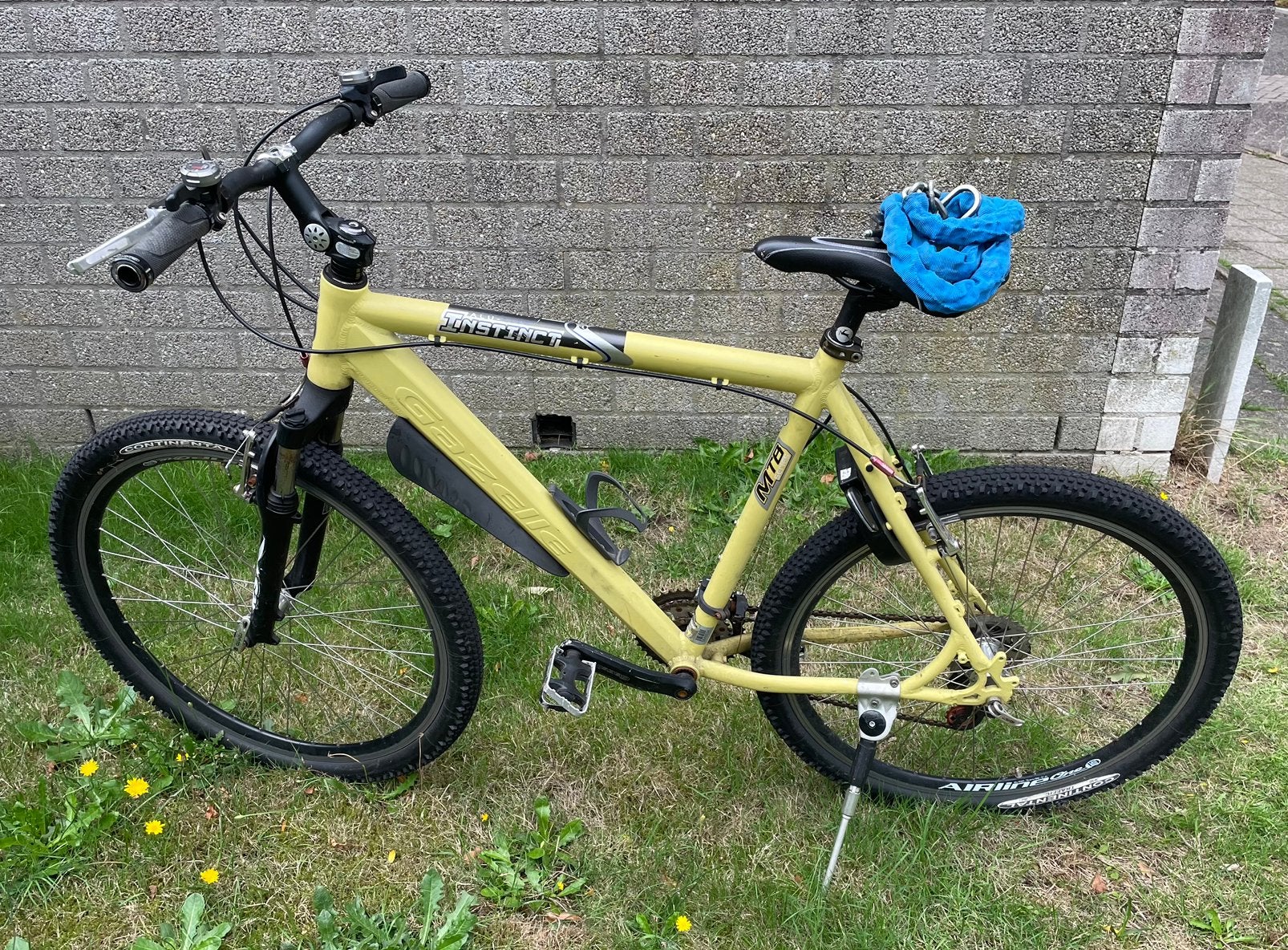 GAZELLE FIETS ,WIELMAAT 26 INCH,18 VERSNELLINGEN, GEEL KLEUR, Ophalen, Velgrem, Zo goed als nieuw, 15 tot 20 versnellingen