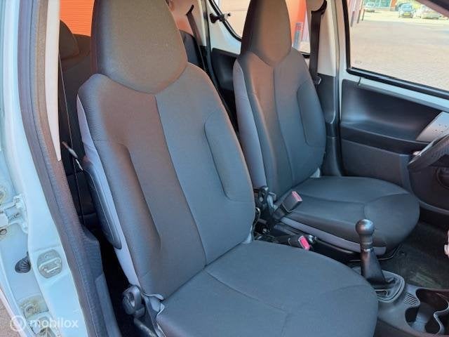 Foto 15 van Toyota Aygo 1.0 VVT-i Now 5 DRS APK 03-2027 KM NAP