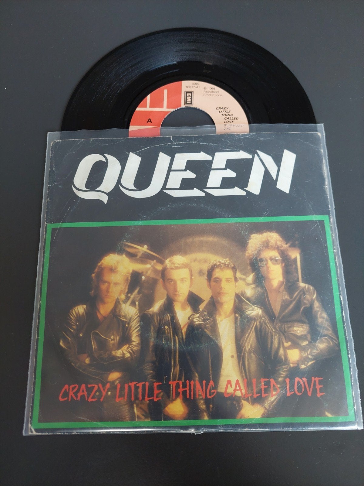 Queen crazy little thing called love, Cd's en Dvd's, Ophalen of Verzenden, Gebruikt, 7 inch