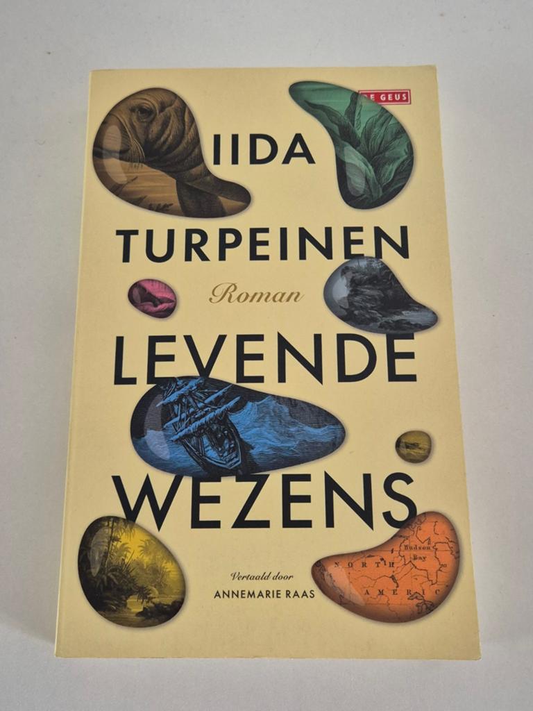 Levende Wezens - Iida Turpeinen (Roman), Ophalen of Verzenden, Zo goed als nieuw, Iida Turpeinen, Nederland