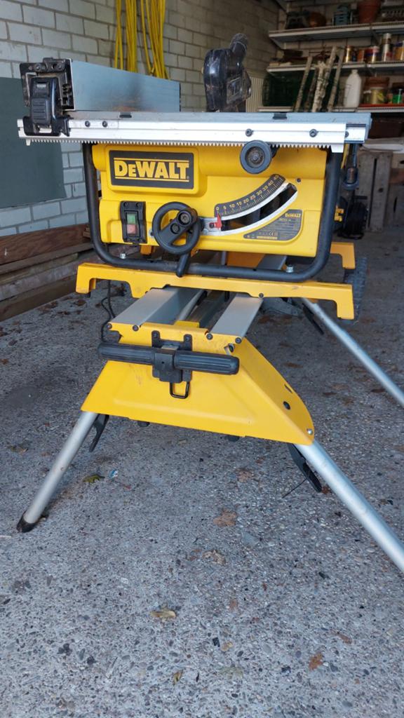 Dewalt Tafelzaag - Krachtige en Betrouwbare Zaag, Ophalen, Gebruikt, Cirkelzaag, 70 mm of meer
