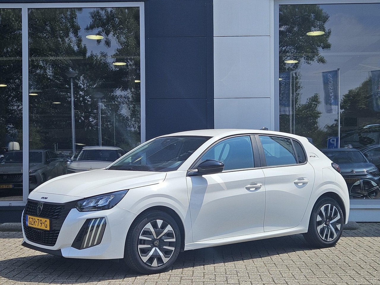 Peugeot 208 1.2 75 Style | Cruise Control | LED | DAB | Blue, Gebruikt, 1199 cc, LED verlichting, Bedrijf